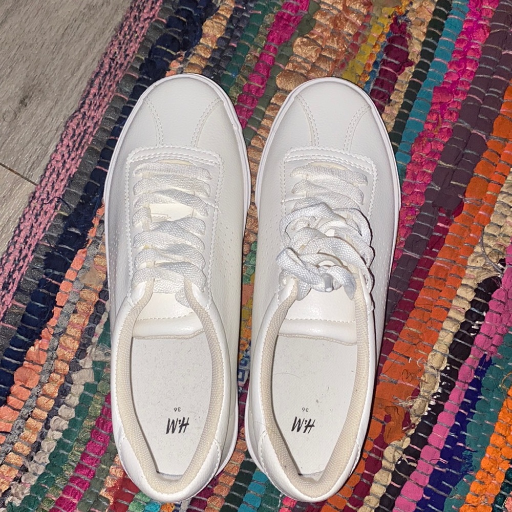 Off white H&M Sneakers. Size 36. LIKE NEW !!!!!